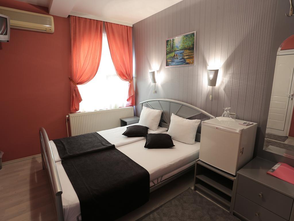 Hotel Zeneva Kragujevac Exterior photo